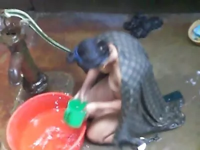 Big Tits Play Pool By скачати порно сайт The Pool відео (Blake Blossom)