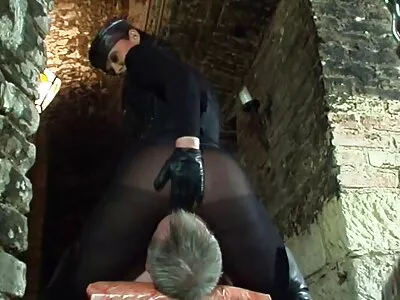 Відео The Cocksucking сайти порно Cop Sucker (Пабло Феррарі, Ханна Монтада)