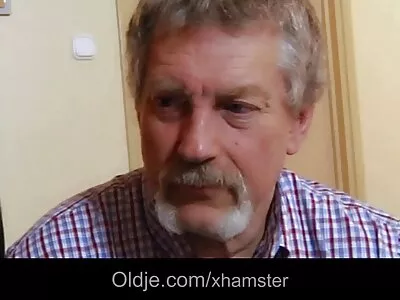 Масаж євродівчини перетворюється на анальний відео (Nishe) porno saiti online